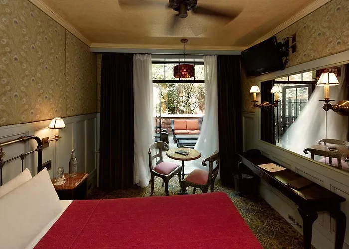 Explore a Wide Range of Accommodations with Hotwire Hotels List in New York